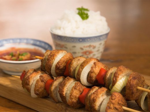 Poulet- und Schweinefleischschaschlik