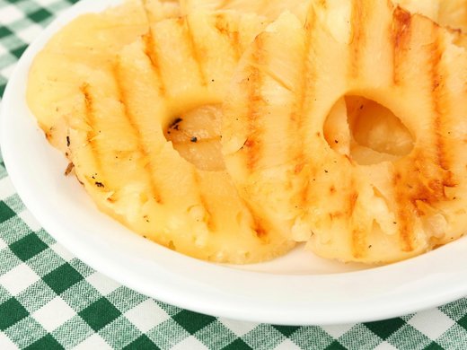 Gegrillte Ananas mit Kokosnussrahm