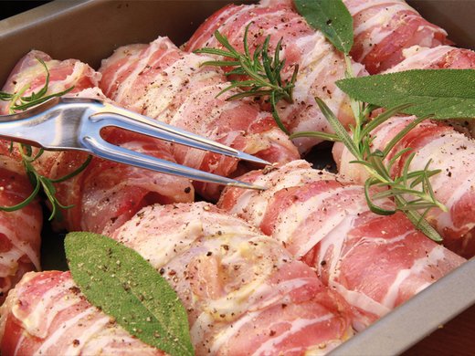 Poulet-Saltimbocca mit Polentaschnitten und Estragongemüse